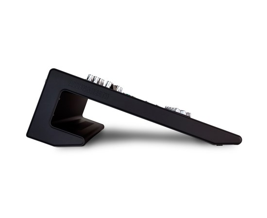 Цифровой микшерный пульт Allen&Heath QU-24, изображение 6